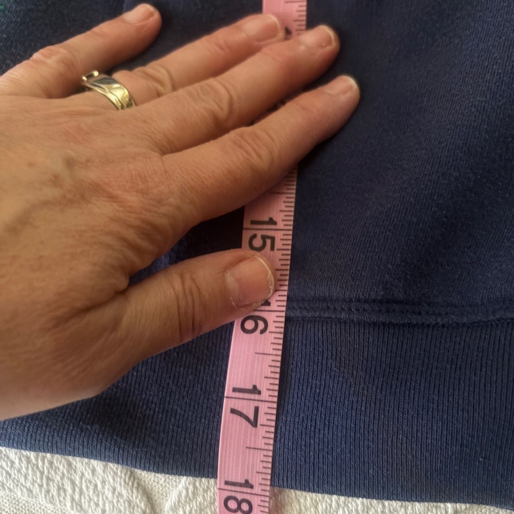 Great condition L PINK Victoria's Secret Navy Cropped Hoodie with Green Logo. - Picture 9 of 10
